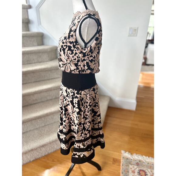 Tadashi Shoji Tan & Black Damask Lace Blouson Drop Waist Cocktail Dress - Picture 3 of 8